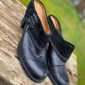 Naturalizer Black Ankle Booties with Smooth Leather Finish size 11